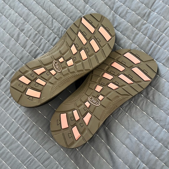 Chacos - Picture 2 of 2